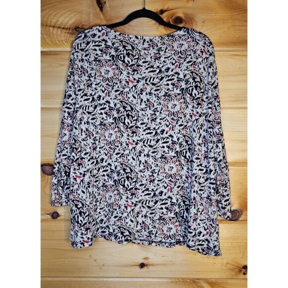 Rafaella Tan Faux Suede Scallop Plus Size 2X Grommet V-Neck Blouse - Picture 8 of 8